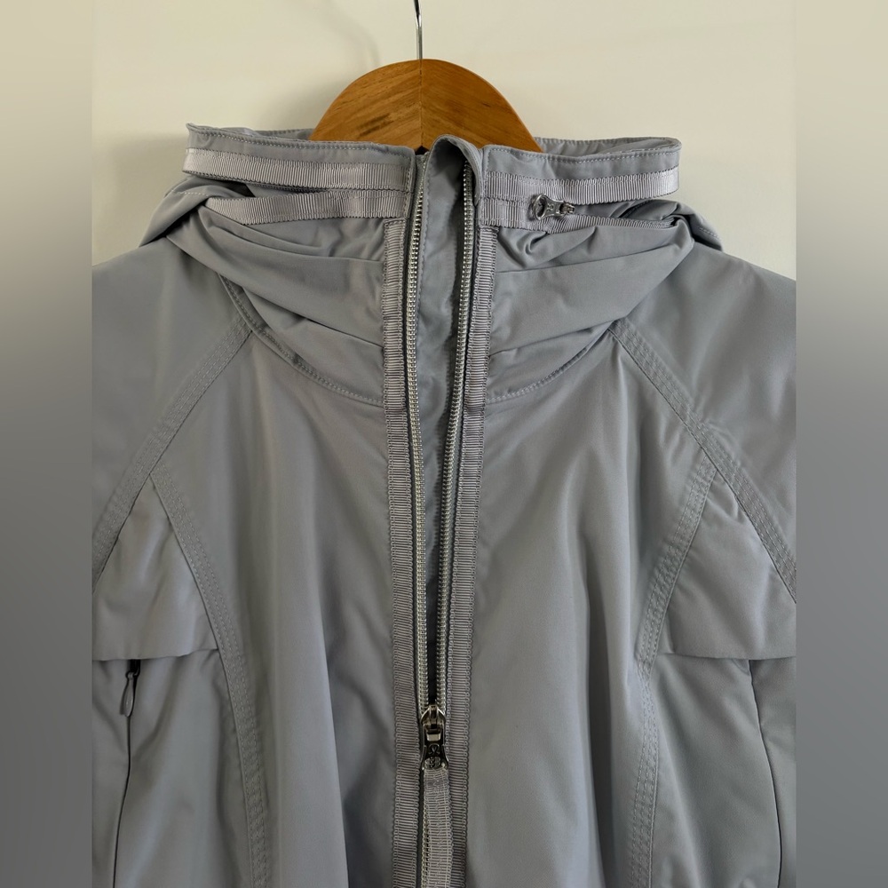 Lululemon Rain Jacket - Picture 6 of 7